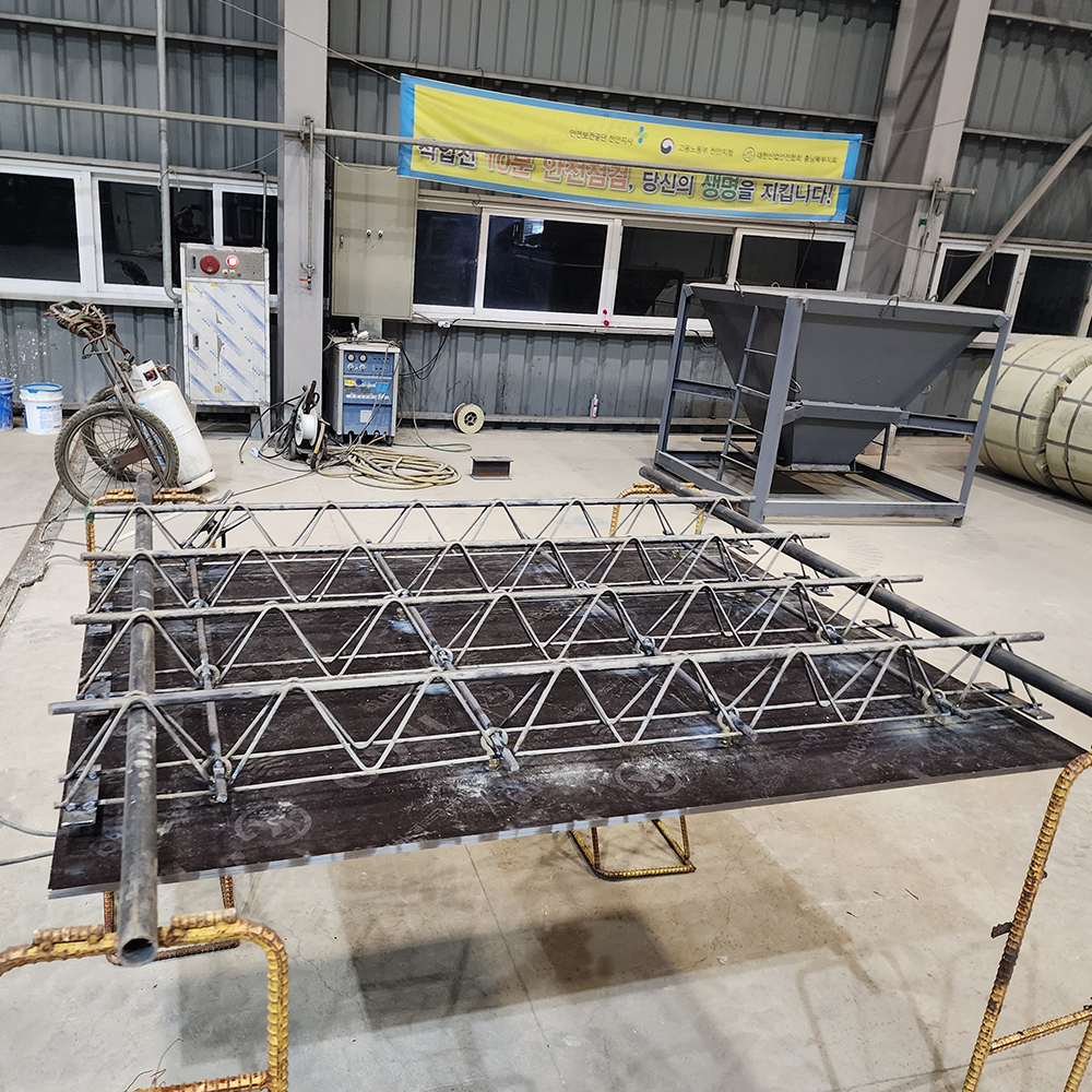 Plywood formwork for bridges